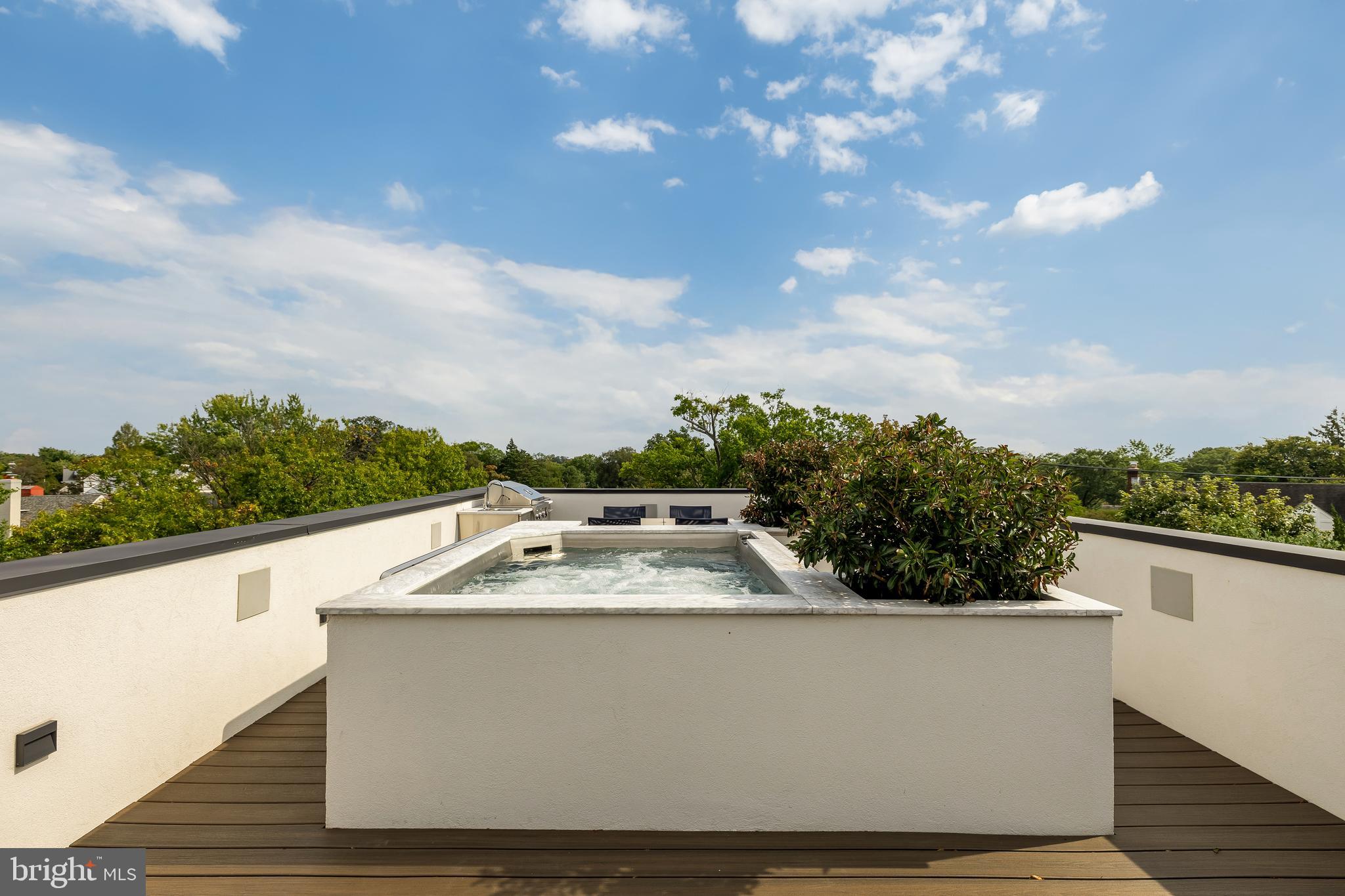 3302 CLEVELAND AVENUE NW