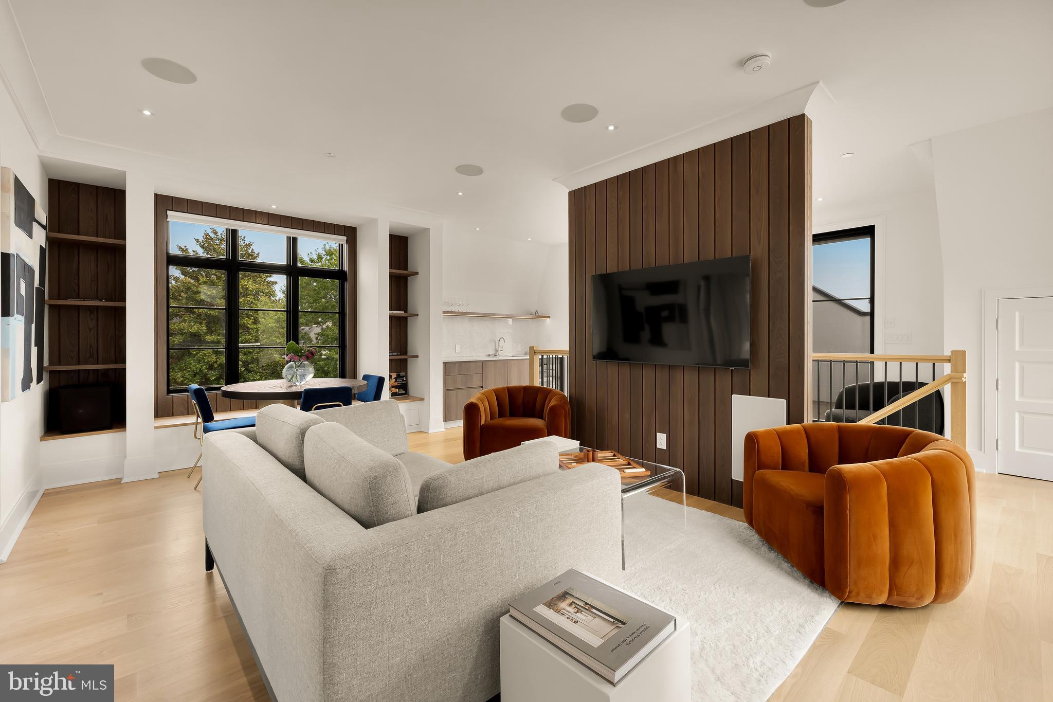 3302 CLEVELAND AVENUE NW