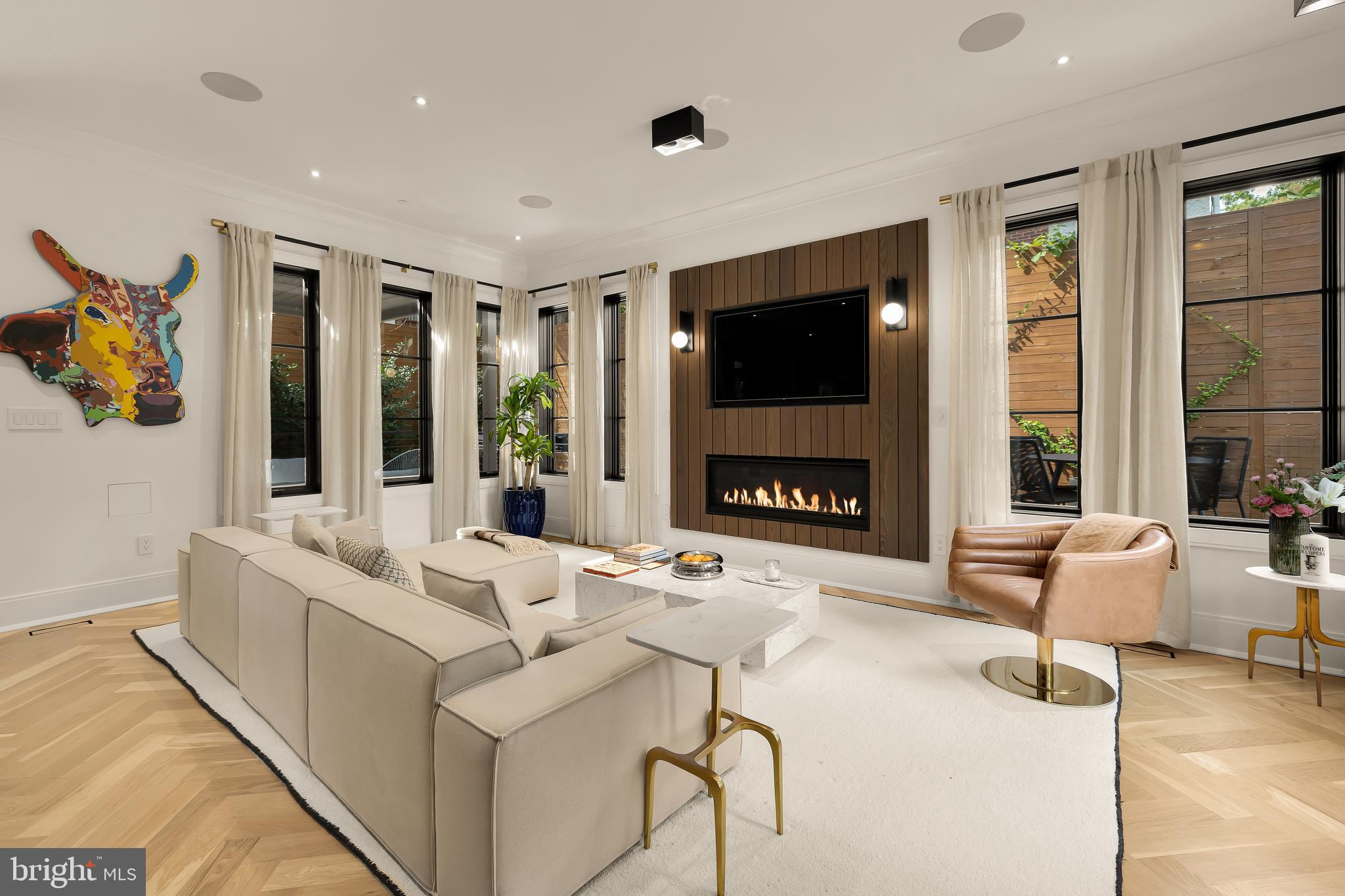 3302 CLEVELAND AVENUE NW