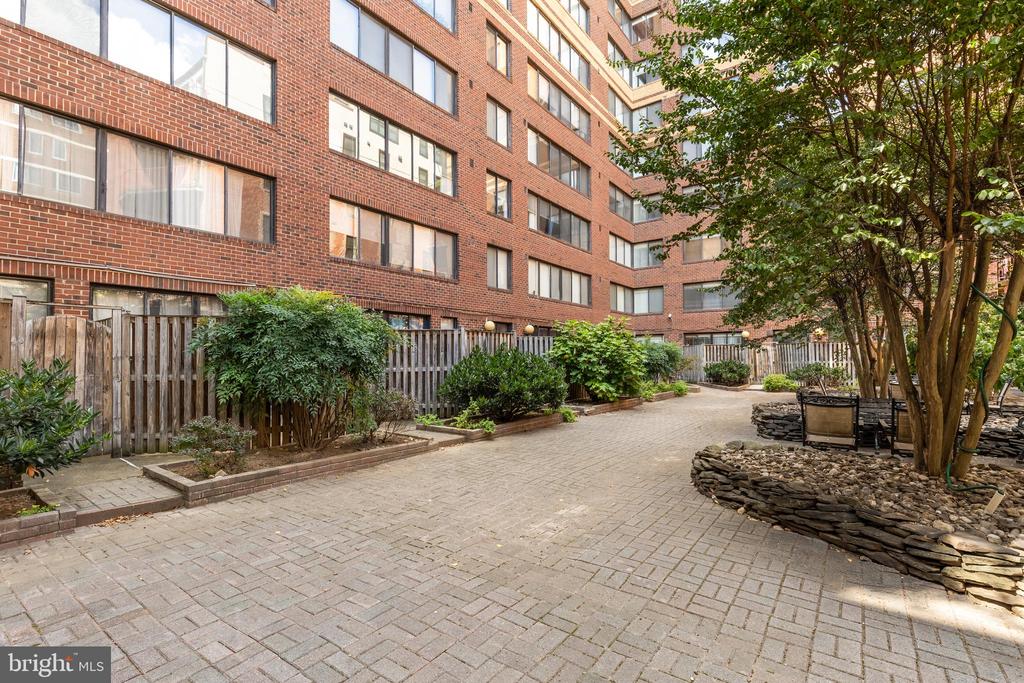 1245 13TH STREET NW 1012