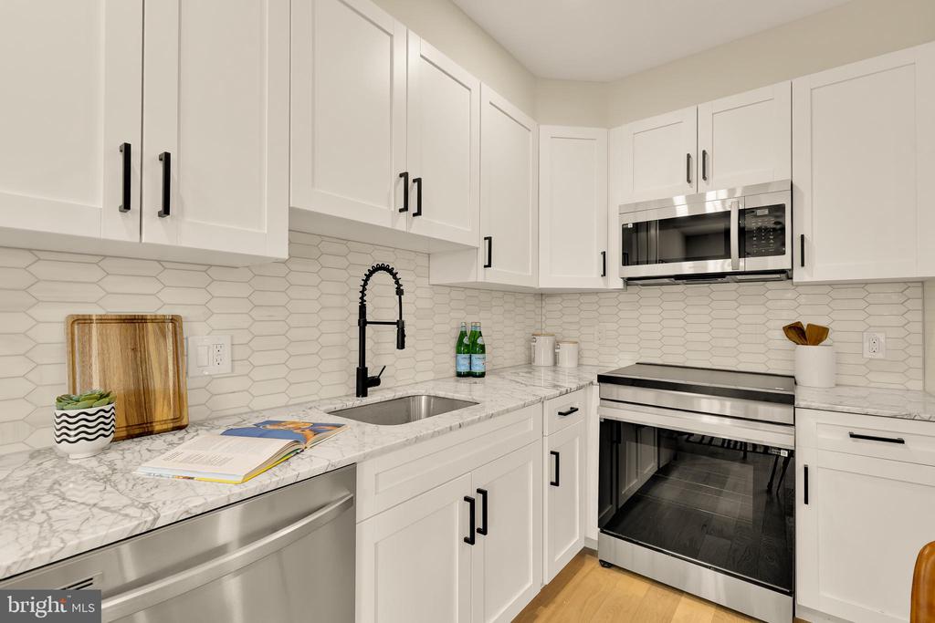2606 41ST STREET NW 6