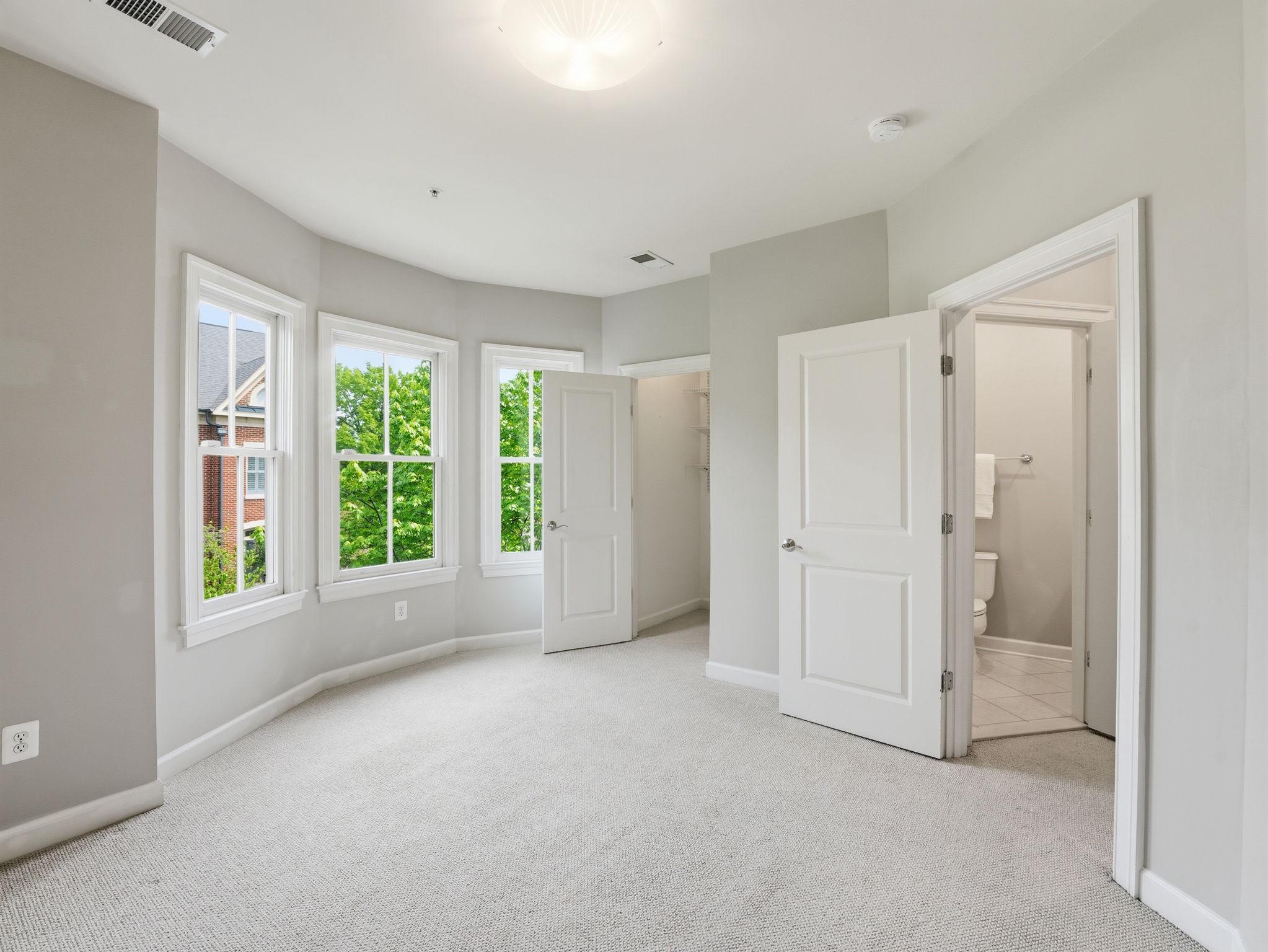 402 ORONOCO STREET