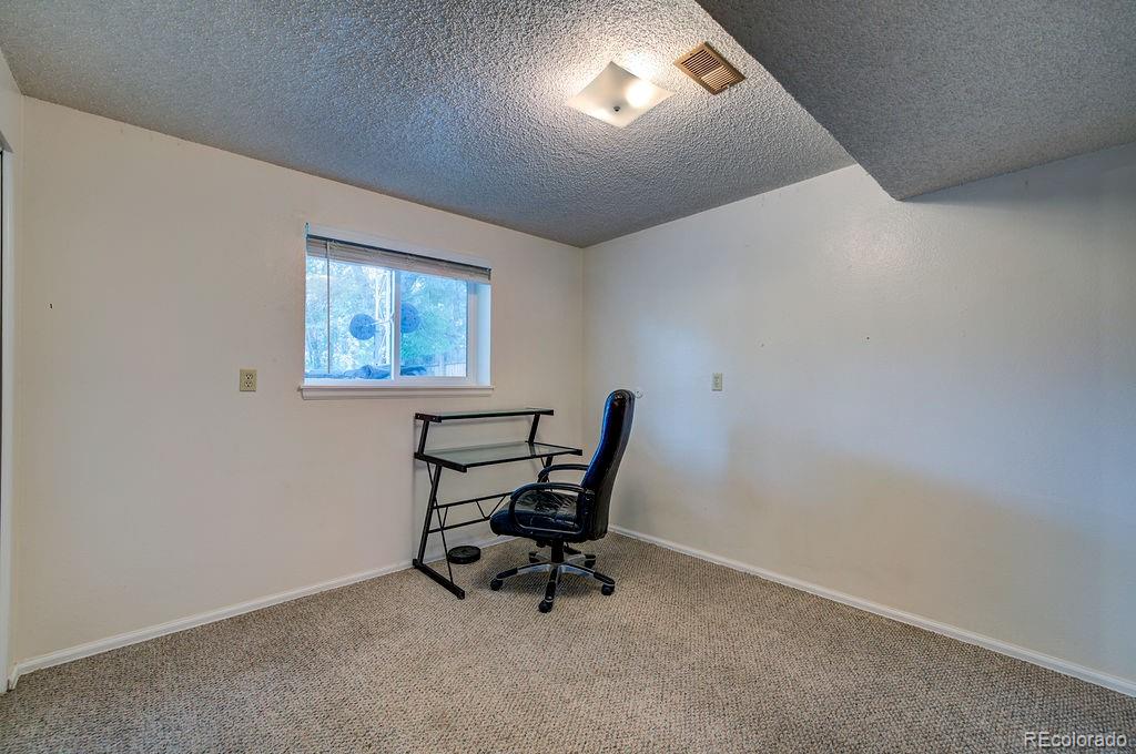 4095 London Lane