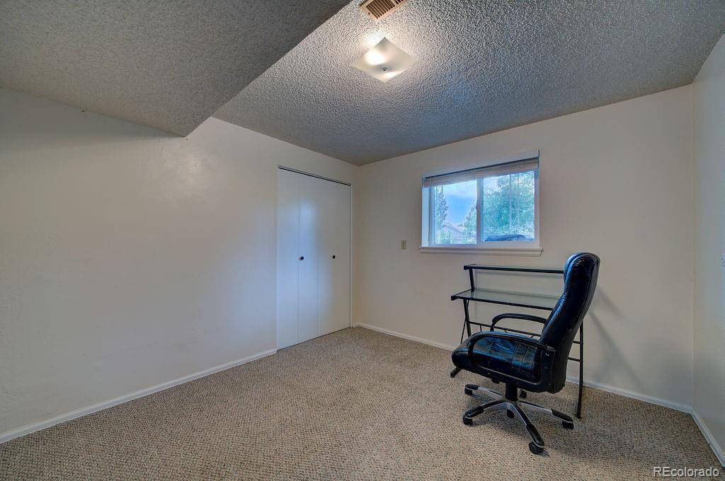 4095 London Lane
