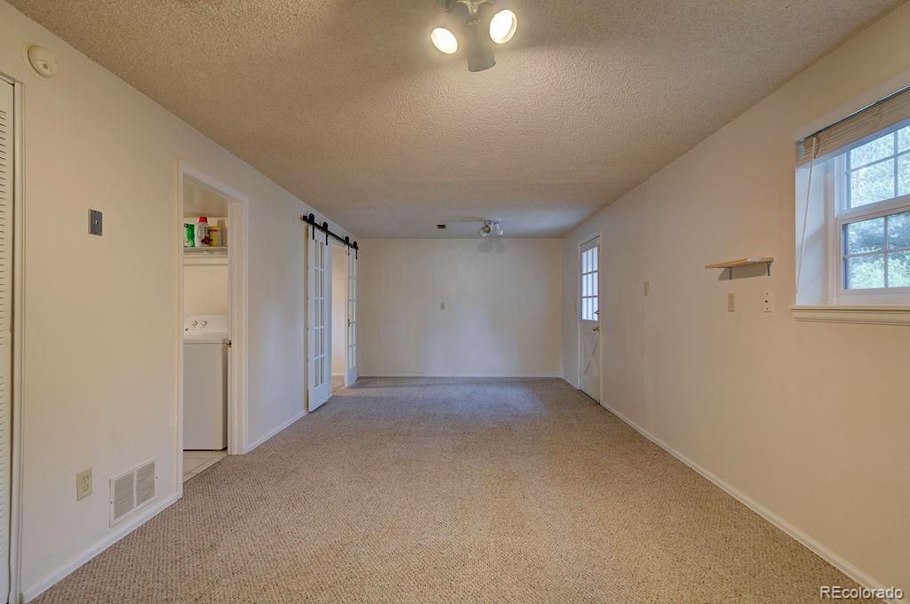 4095 London Lane
