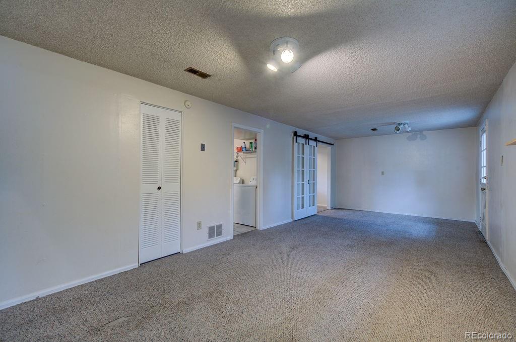 4095 London Lane