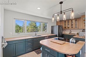 810 Winding hills Road