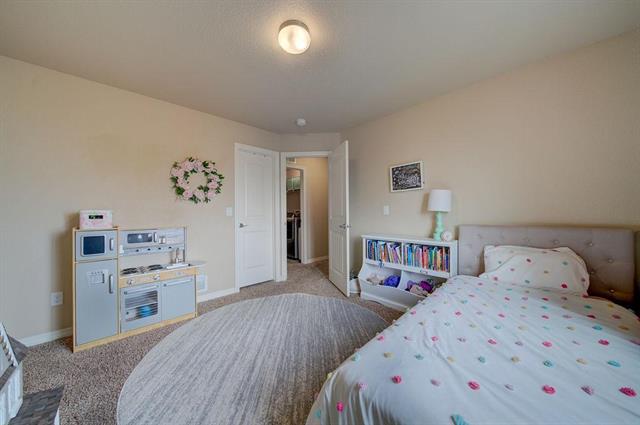 8013 pinfeather Drive