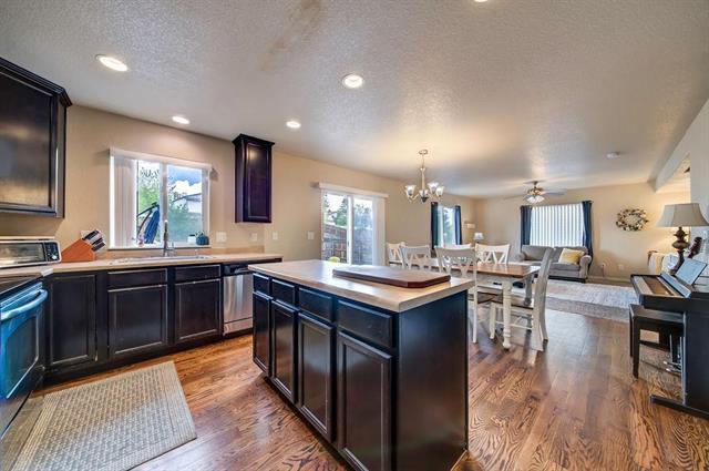 8013 pinfeather Drive