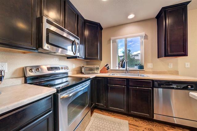 8013 pinfeather Drive