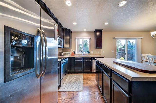 8013 pinfeather Drive