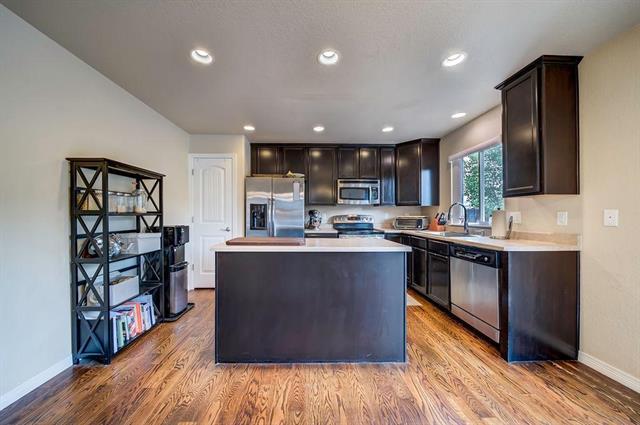 8013 pinfeather Drive