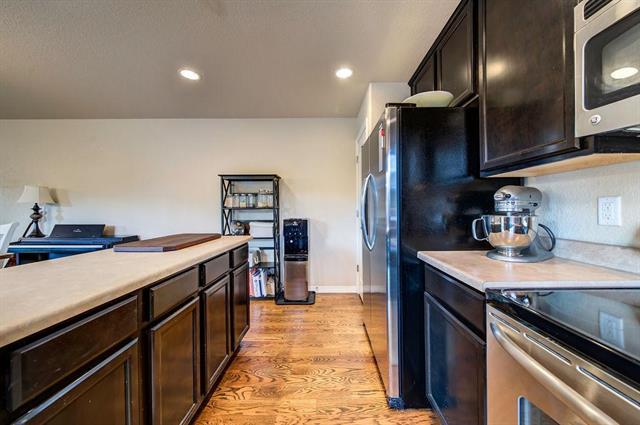 8013 pinfeather Drive