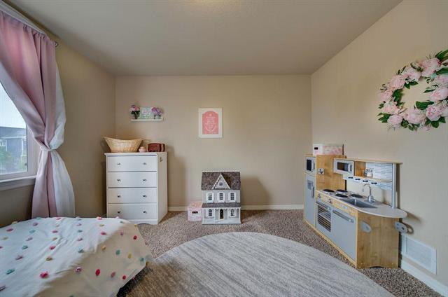 8013 pinfeather Drive