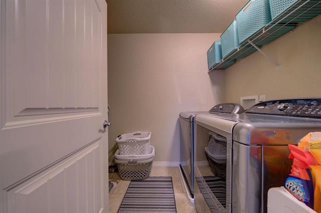 8013 pinfeather Drive
