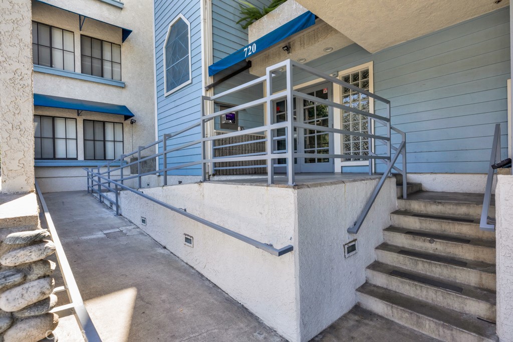 720 W 4th Street 202