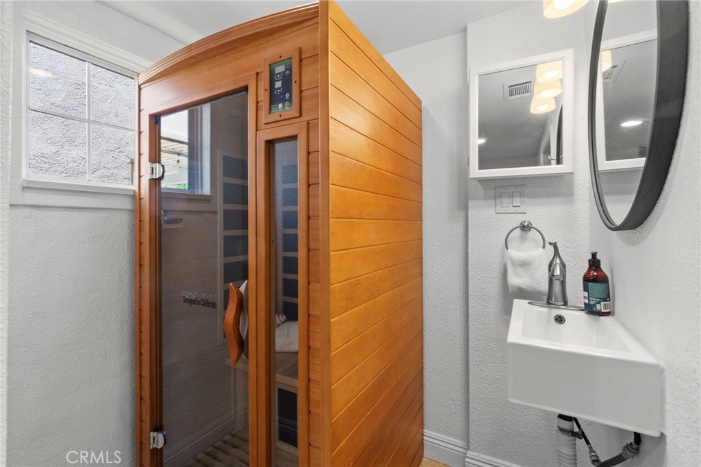 337 N Hanford Avenue