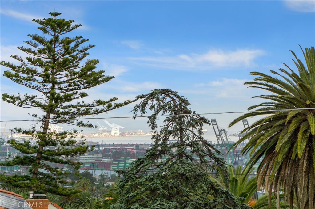 337 N Hanford Avenue