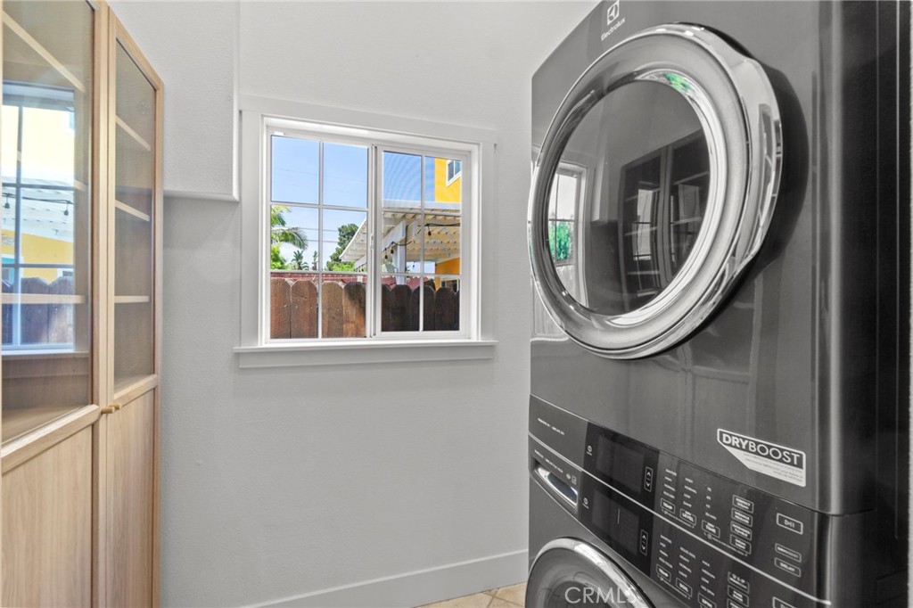 337 N Hanford Avenue