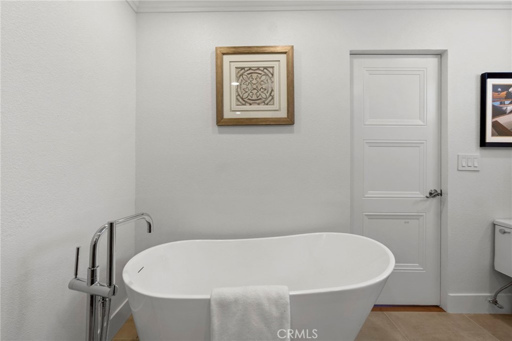 337 N Hanford Avenue