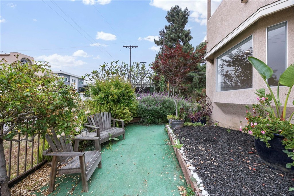 5183 Inglewood Boulevard