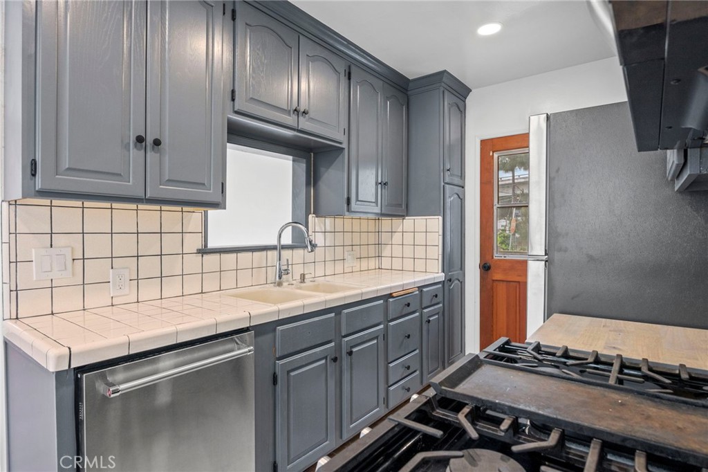 5183 Inglewood Boulevard