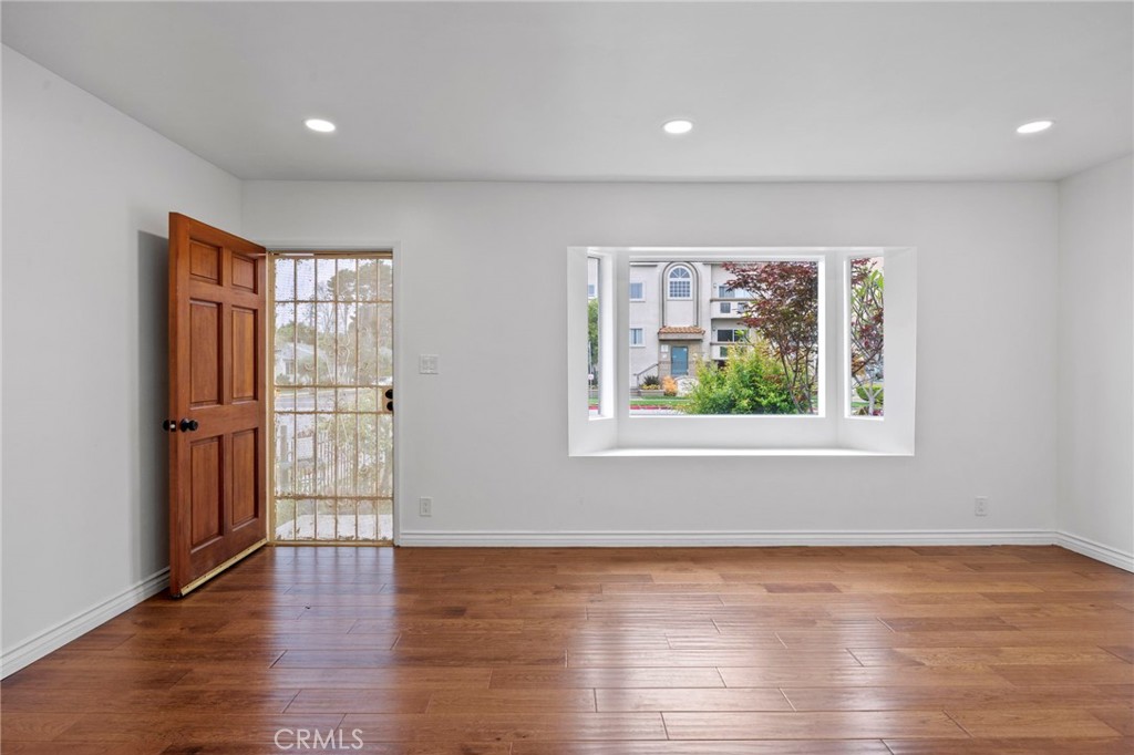 5183 Inglewood Boulevard