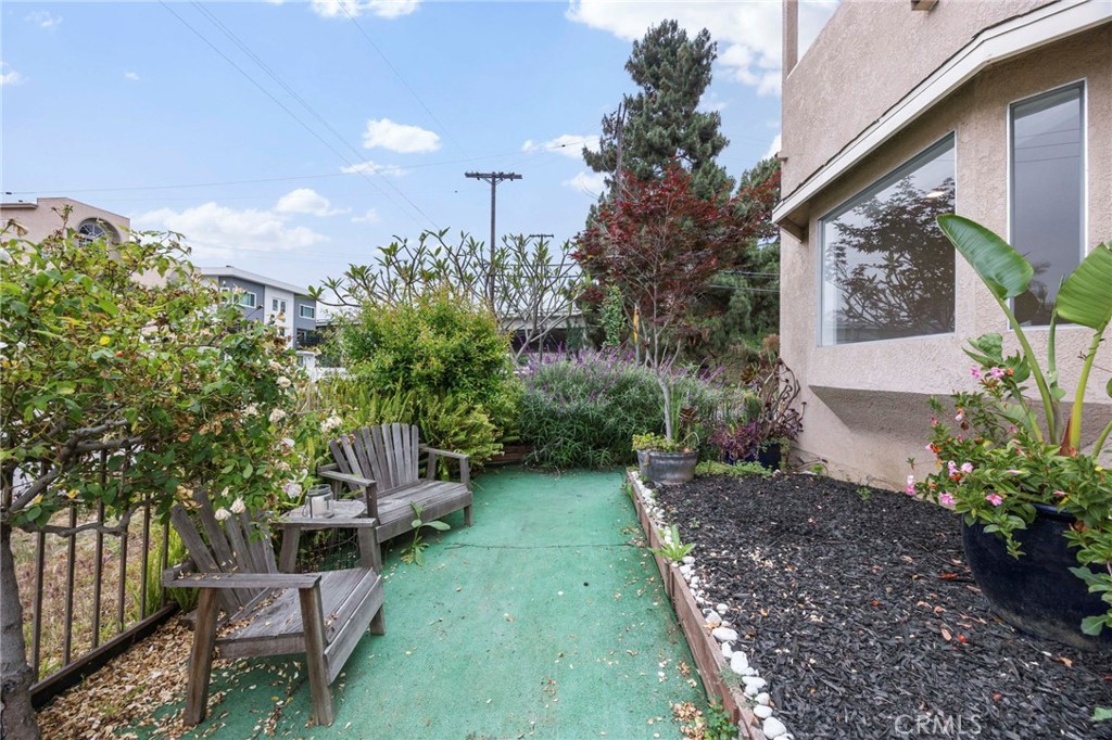 5183 Inglewood Boulevard