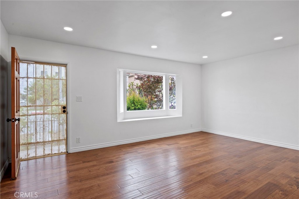 5183 Inglewood Boulevard