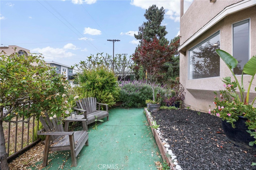 5183 Inglewood Boulevard
