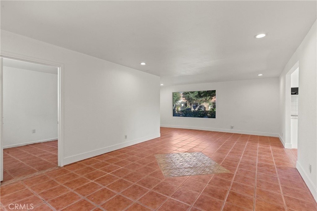1 Clancy Lane