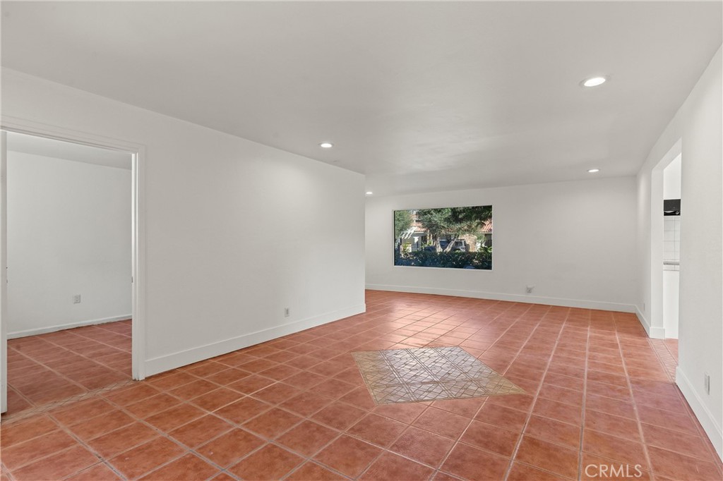 1 Clancy Lane