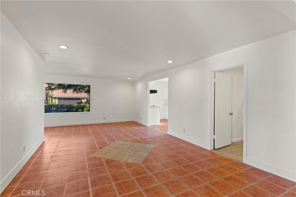 1 Clancy Lane