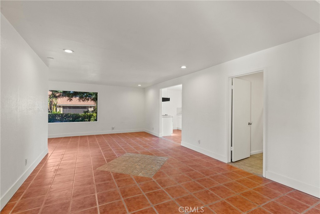 1 Clancy Lane