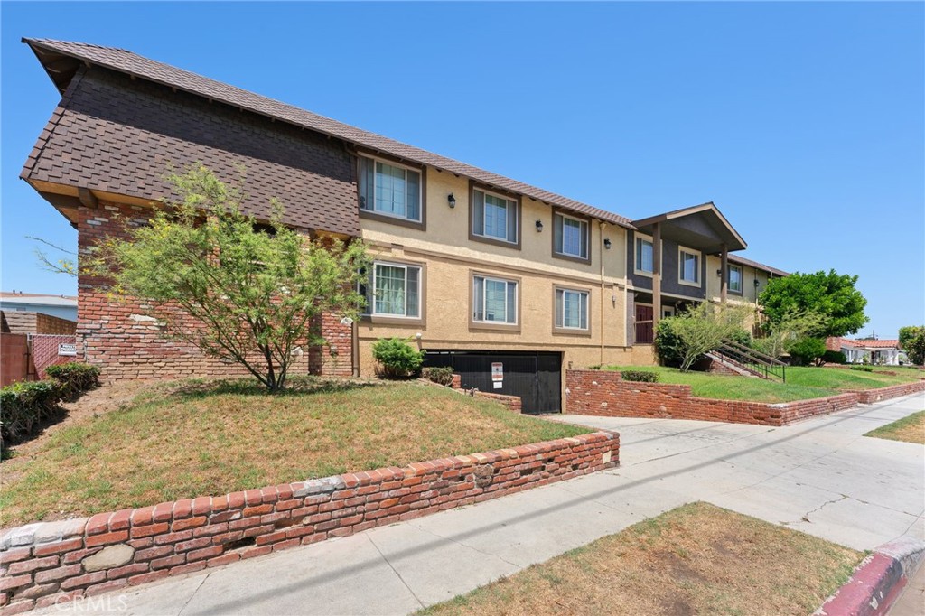 4633 Marine Ave 240