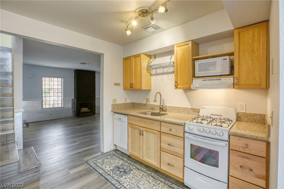 3956 Palos Verdes Street