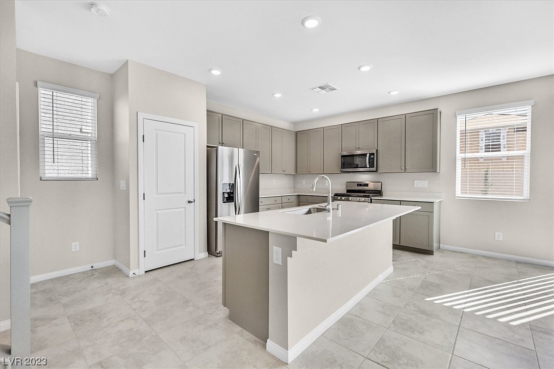 10404 Candelabra Cactus Street