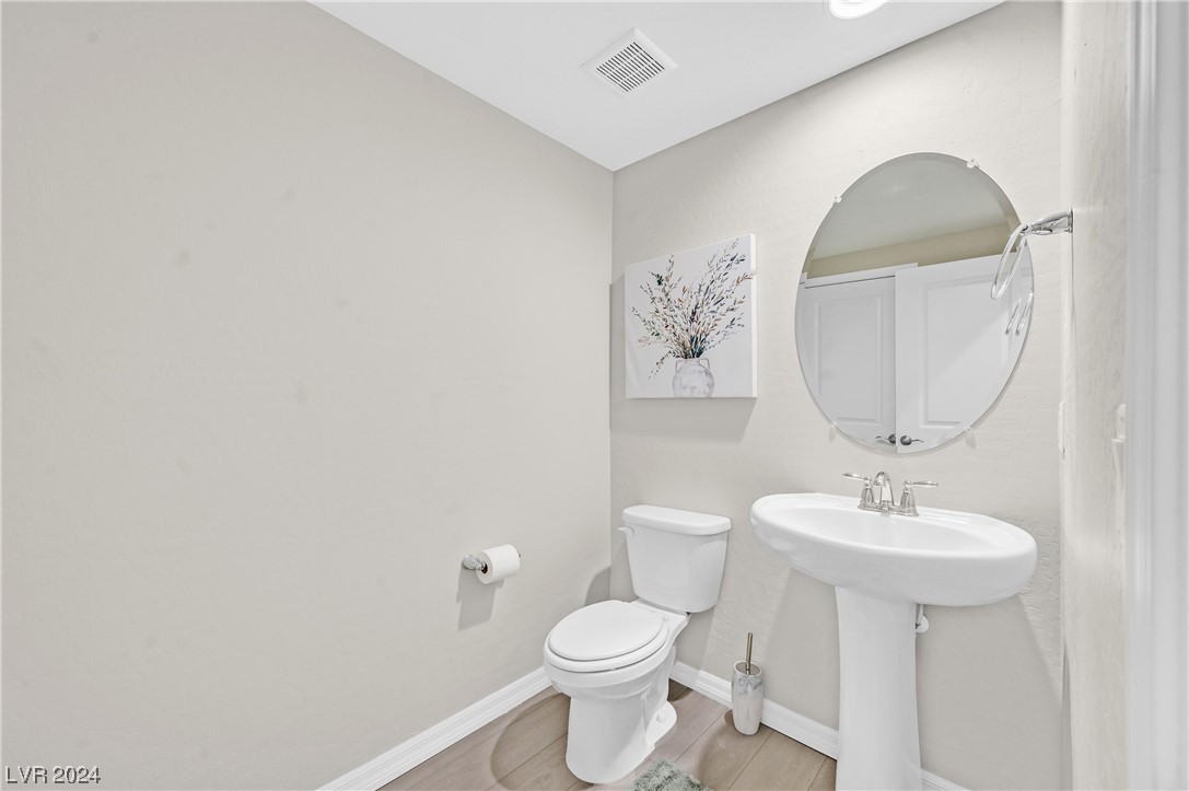 8122 Skye Chalet Street