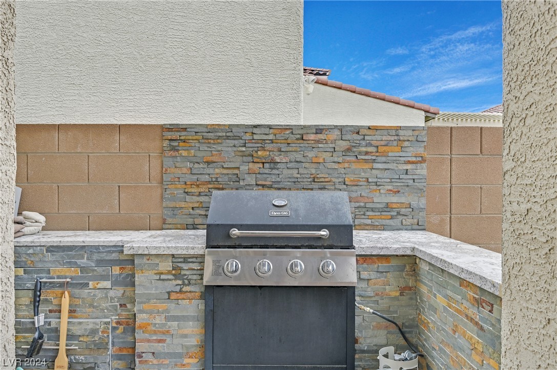 8122 Skye Chalet Street