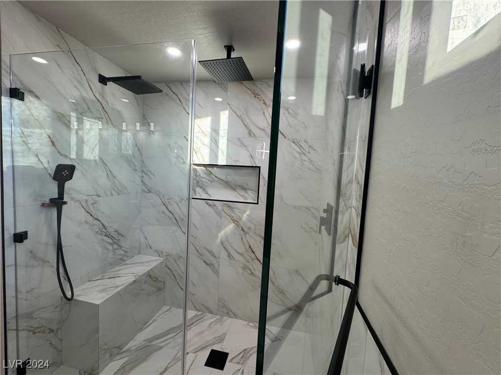 3060 Spy Glass Avenue