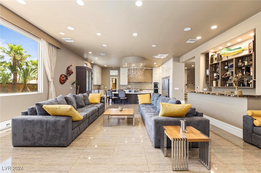 1504 Castle Wall Street