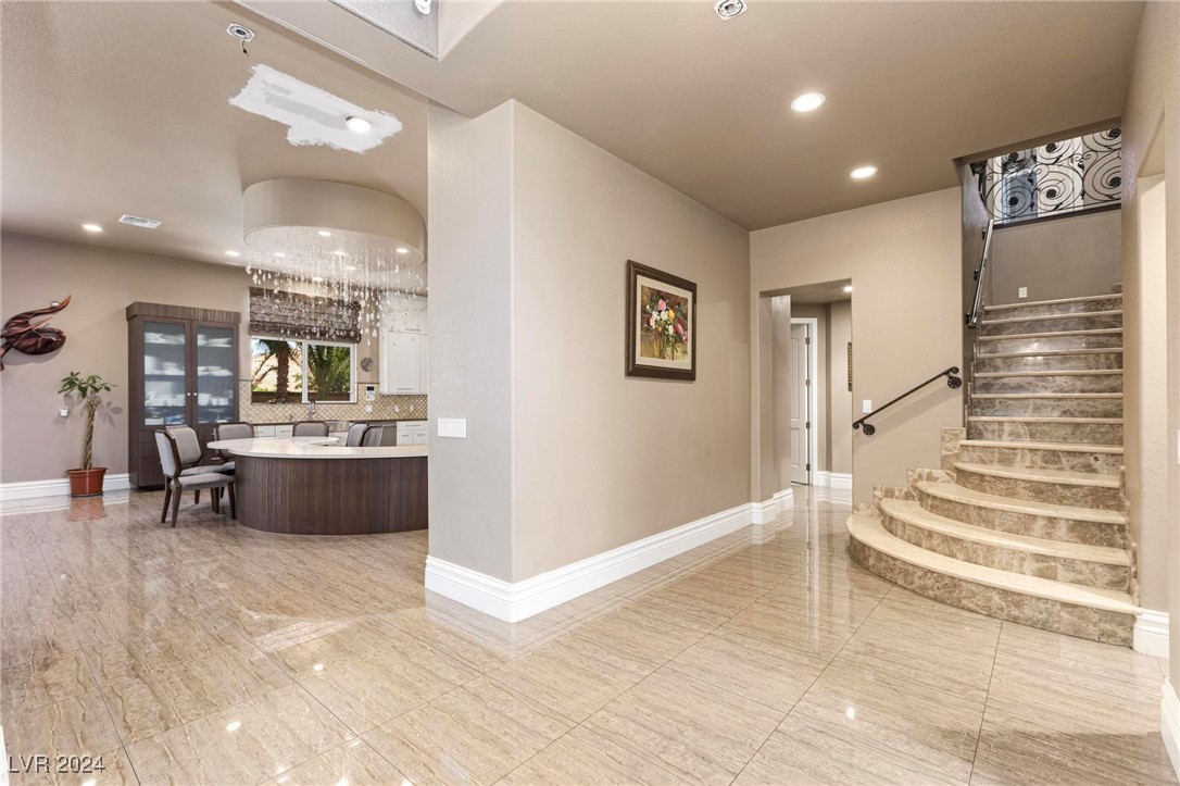 1504 Castle Wall Street