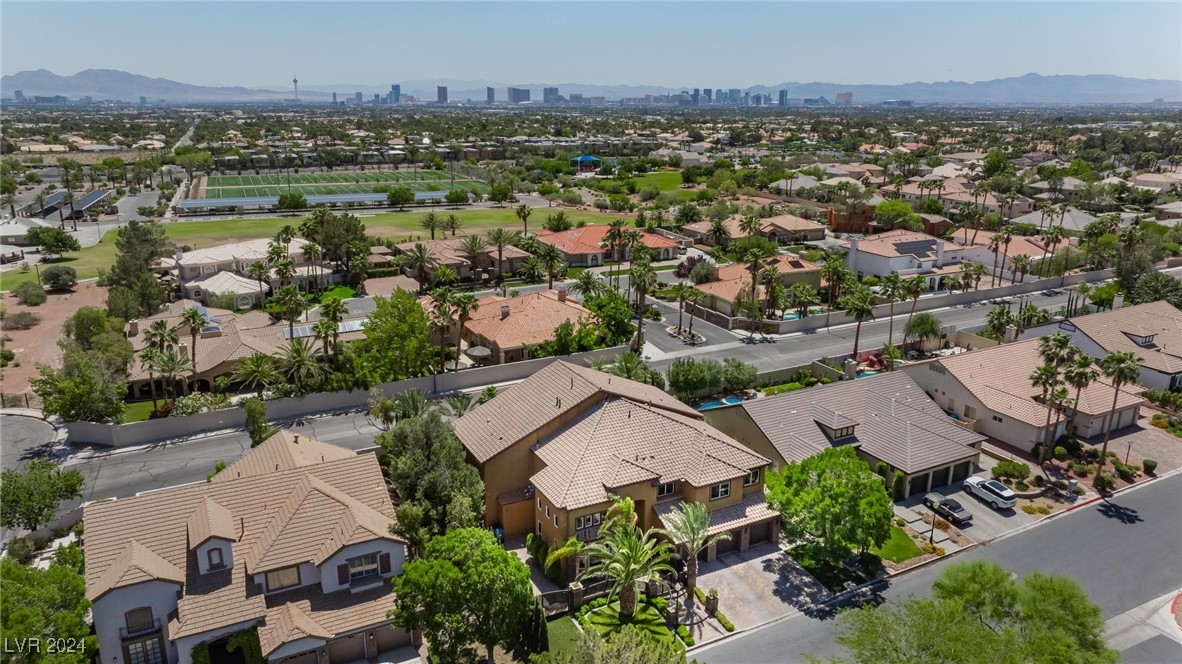 1504 Castle Wall Street