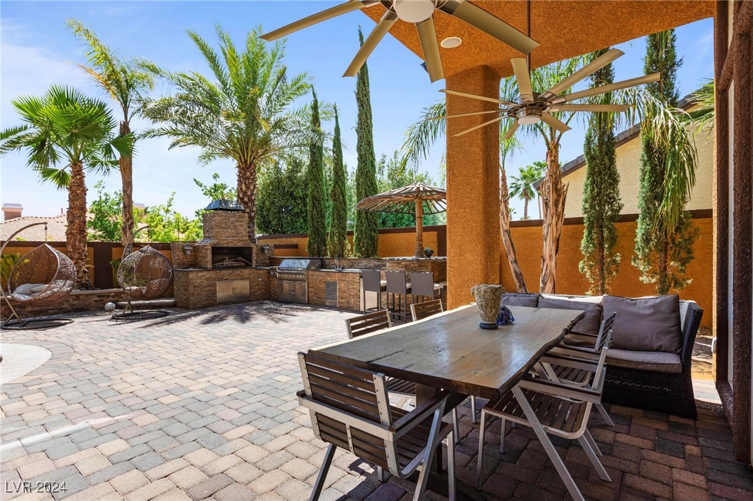 1504 Castle Wall Street