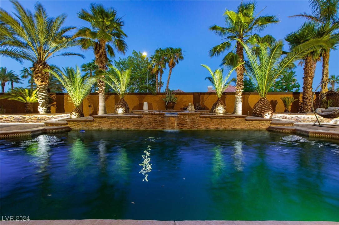 1504 Castle Wall Street