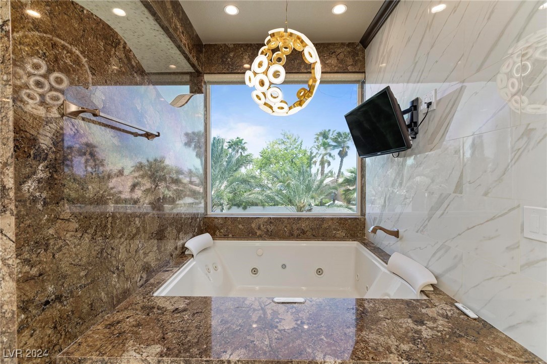 1504 Castle Wall Street