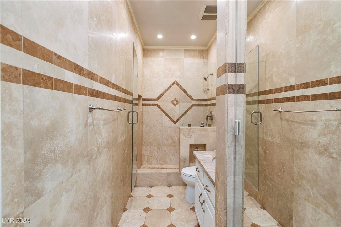 1504 Castle Wall Street