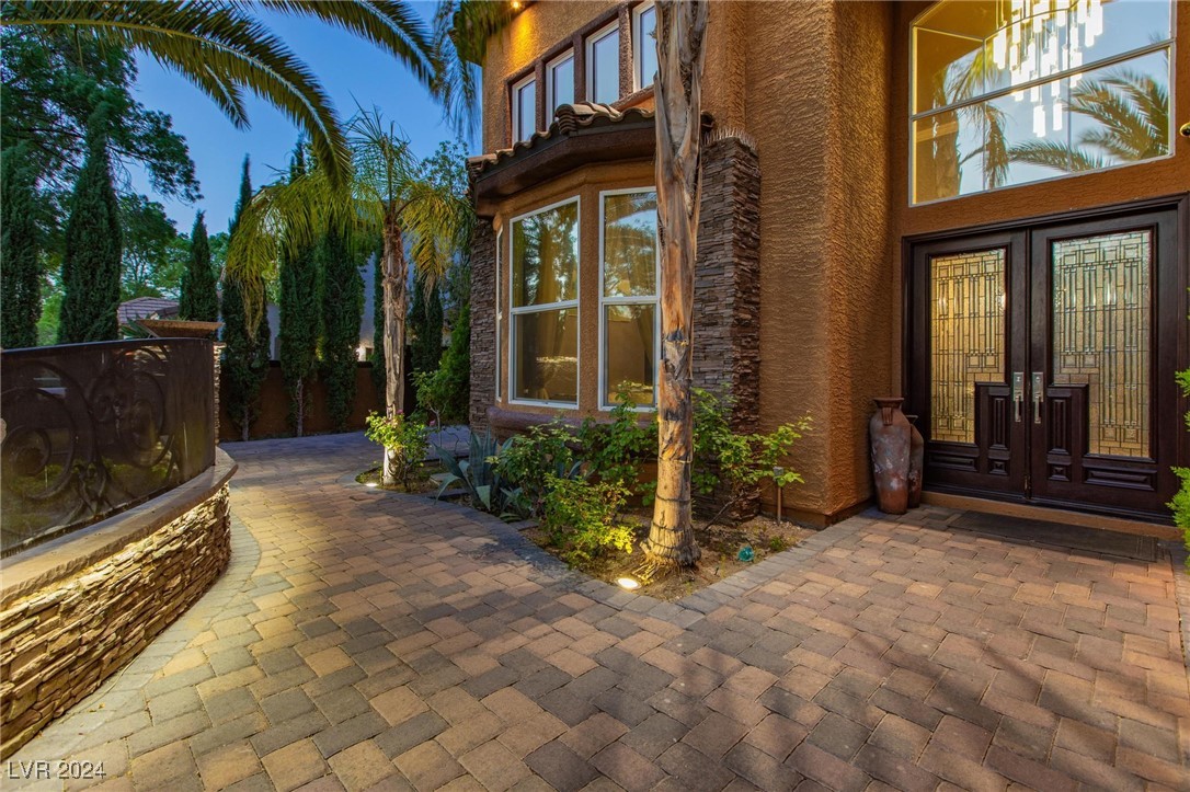 1504 Castle Wall Street