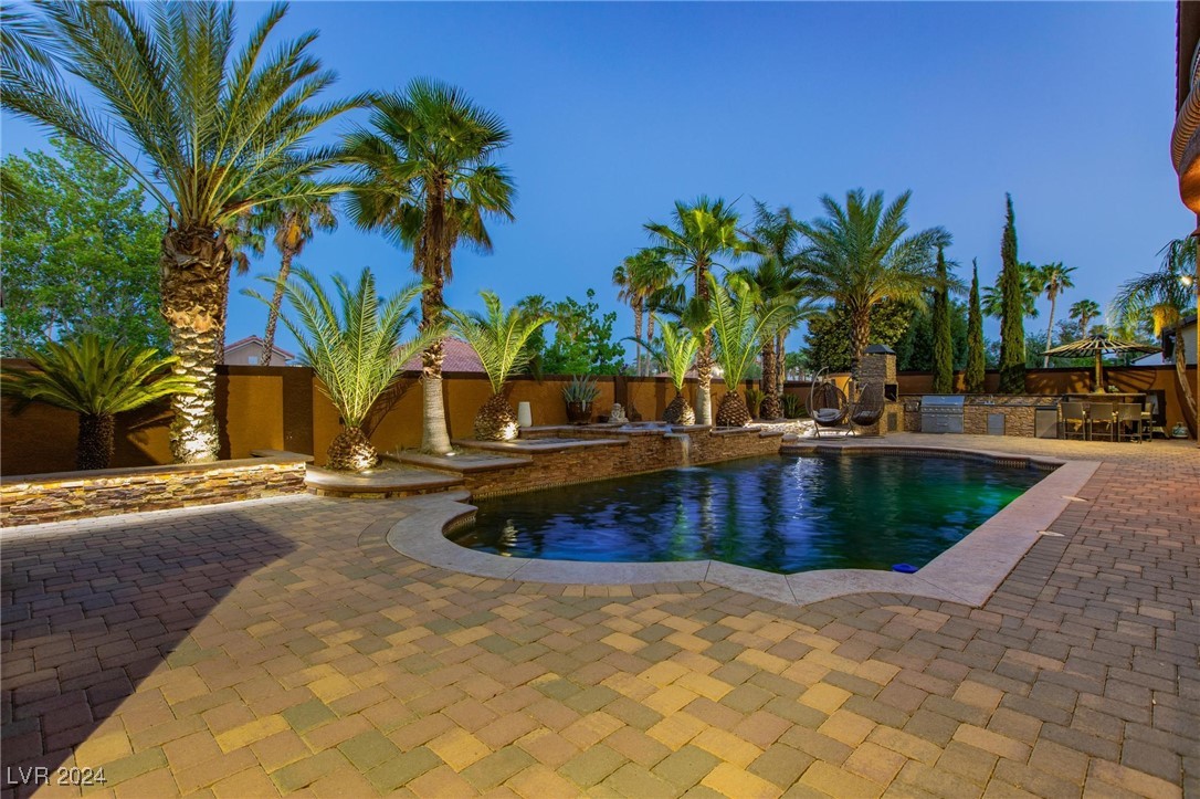 1504 Castle Wall Street