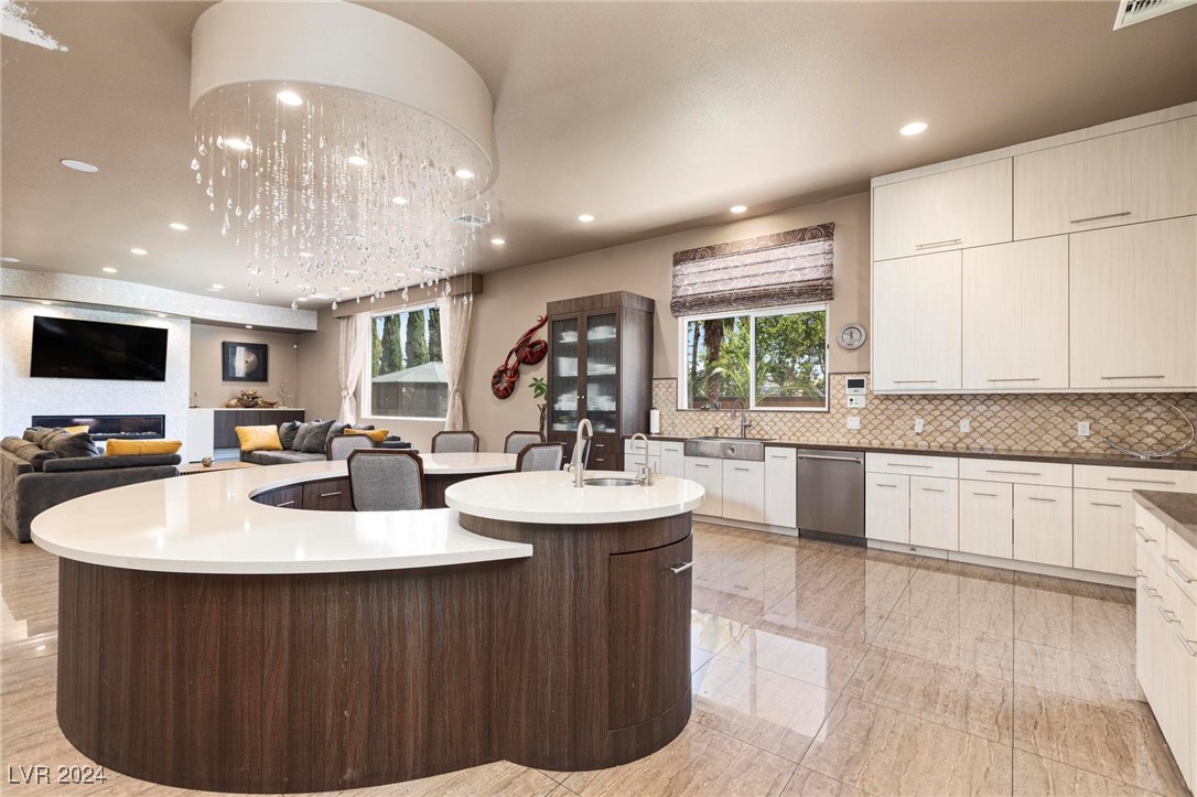 1504 Castle Wall Street